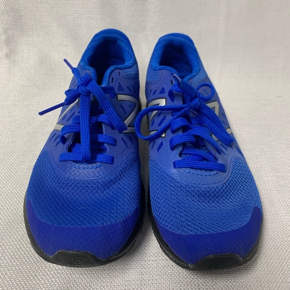 Boys/kids new balance shoes - Picture 1 of 4